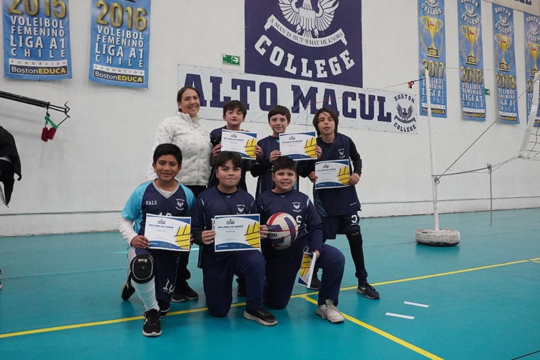 Positiva participación de nuestro colegio en el Vóleibol Mini Varones de las Olimpiadas BostonEduca