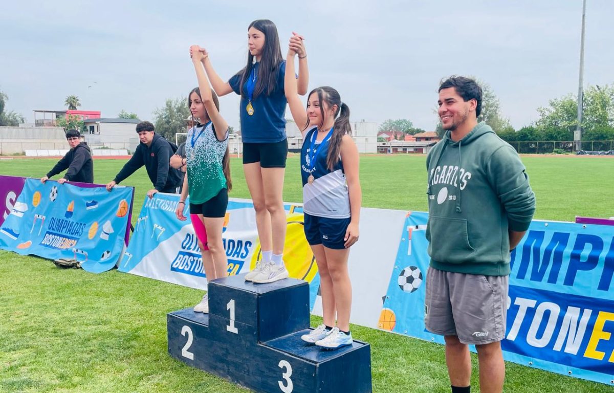 Fuimos al Estadio Santiago Bueras a participar de las Olimpiadas BostonEduca de Atletismo