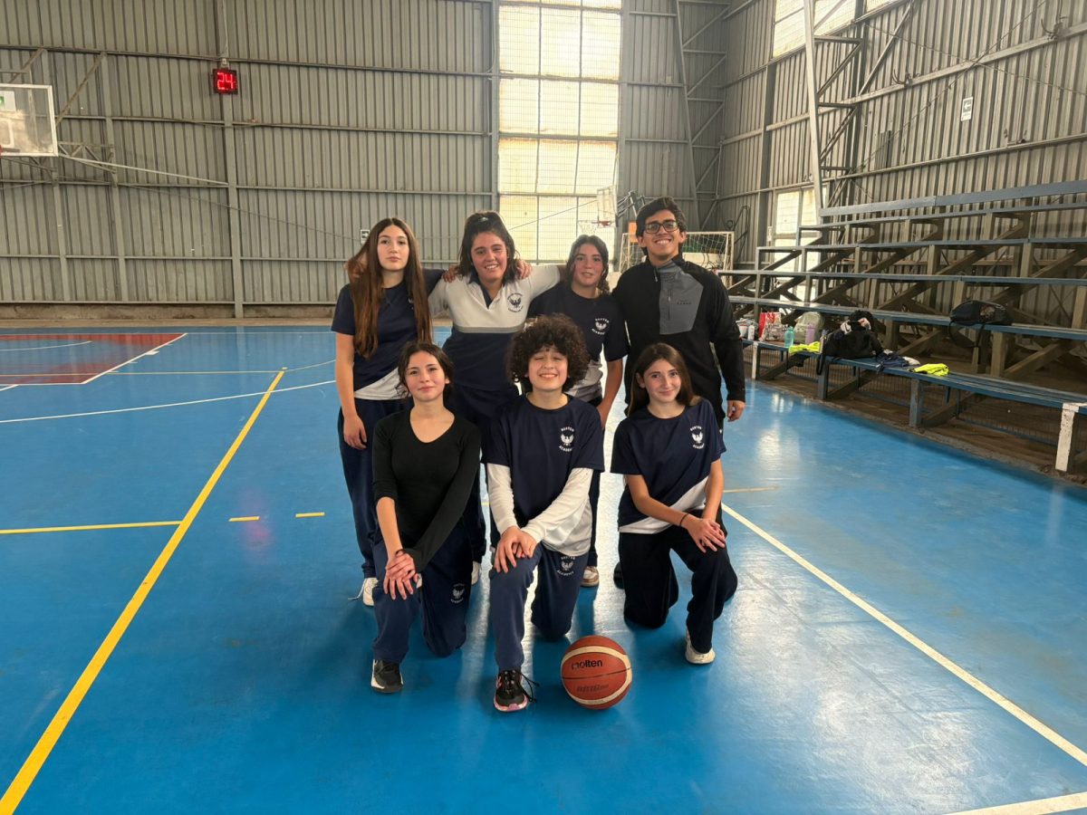Campeonas comunales del Básquetbol Damas Sub 14 en los Juegos Deportivos Escolares