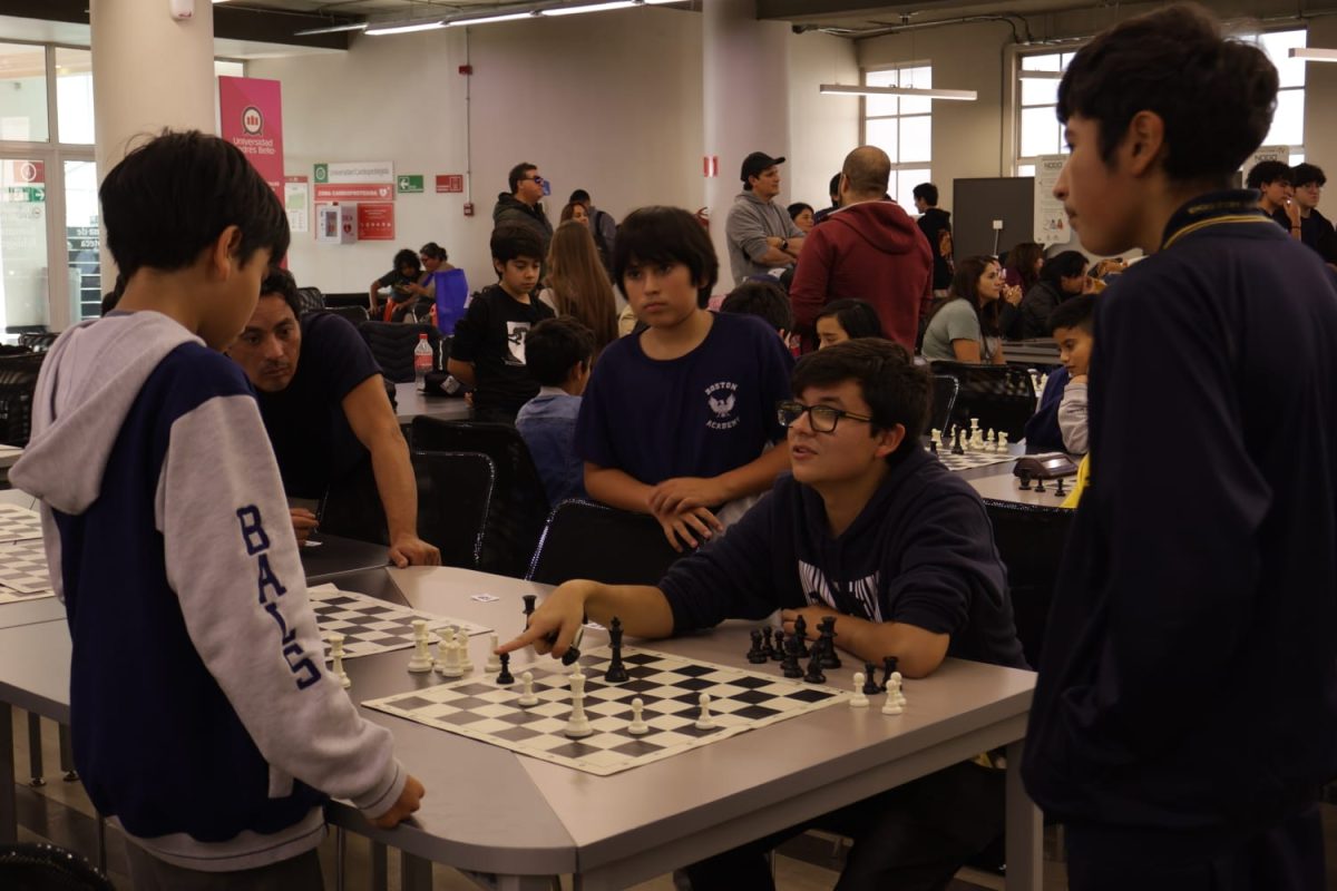 Nuestros estudiantes brillaron en el VIII Torneo Escolar Boston College