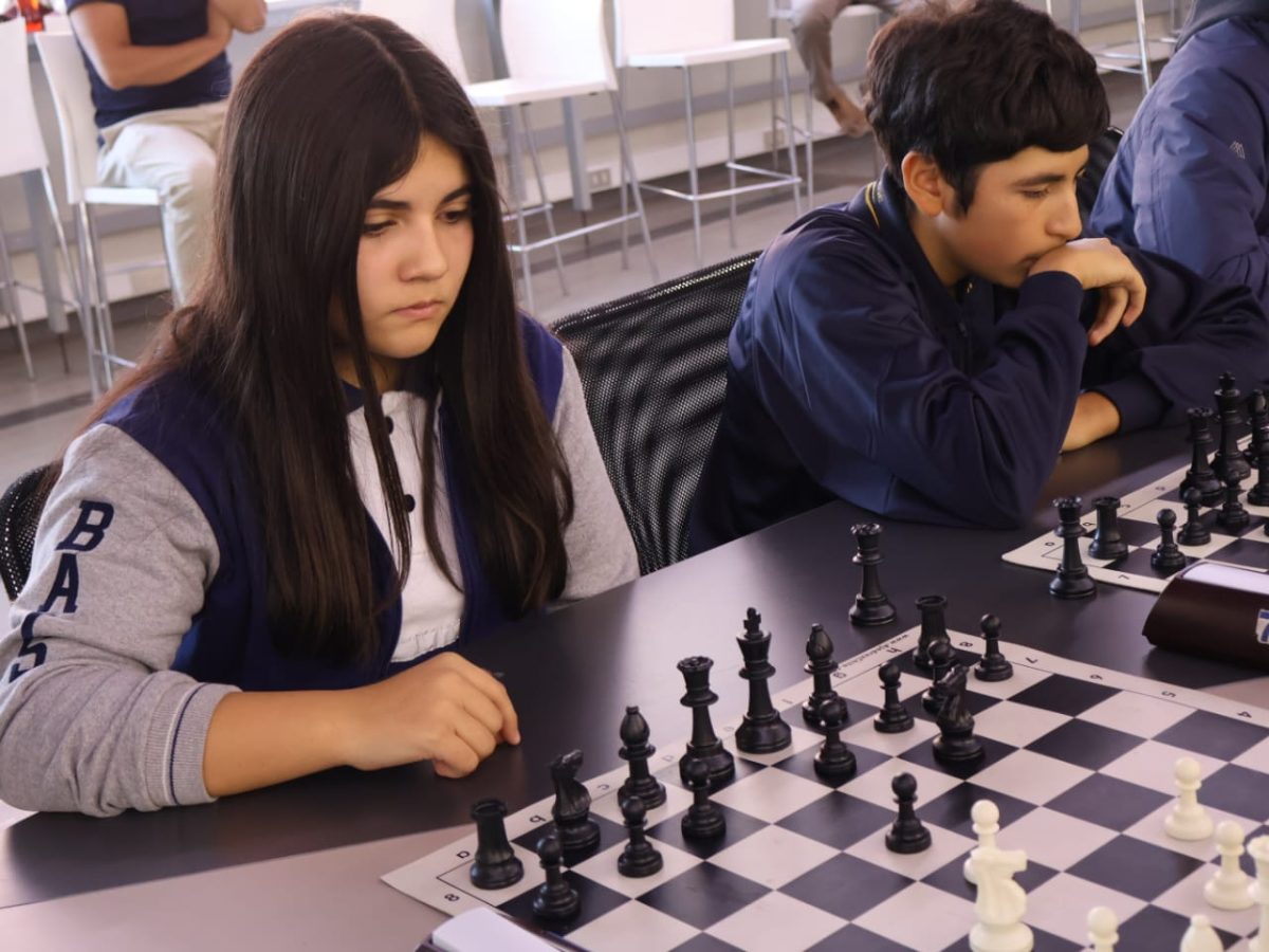 Nuestros estudiantes brillaron en el VIII Torneo Escolar Boston College