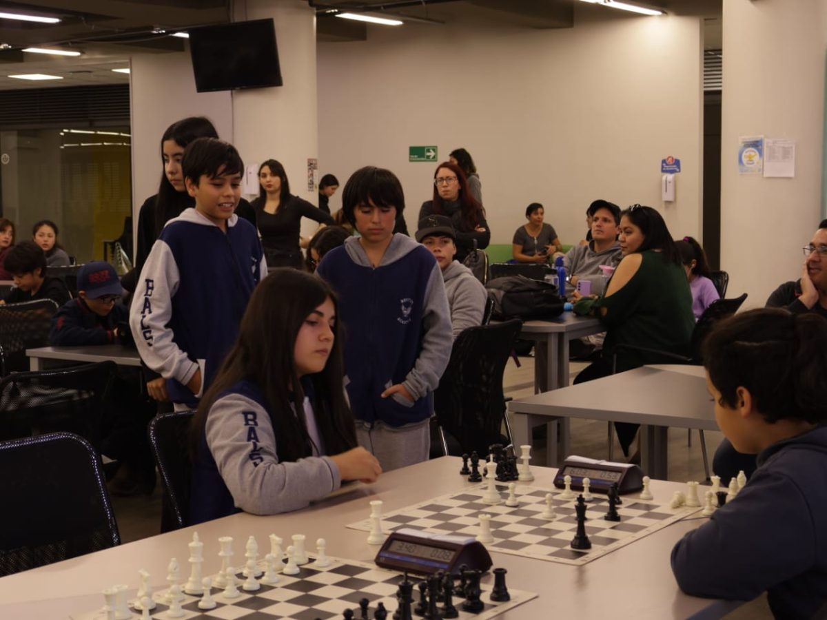 Nuestros estudiantes brillaron en el VIII Torneo Escolar Boston College