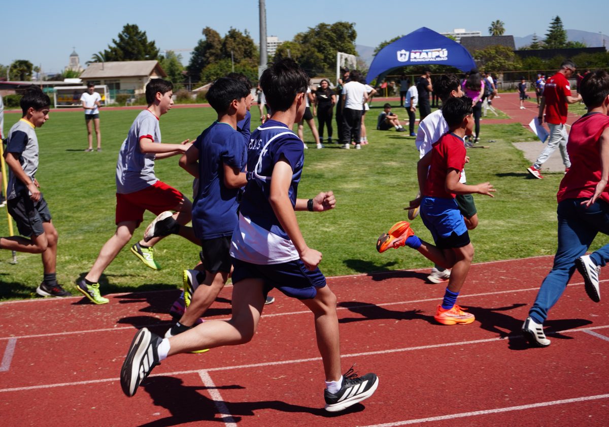 Con gran entusiasmo participamos en el torneo de Atletismo 7° Básico a IV Medio de las Olimpiadas BostonEduca 2025