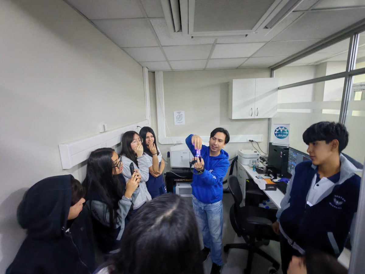 Visita al Centro de Biología Integrativa de la Universidad Mayor