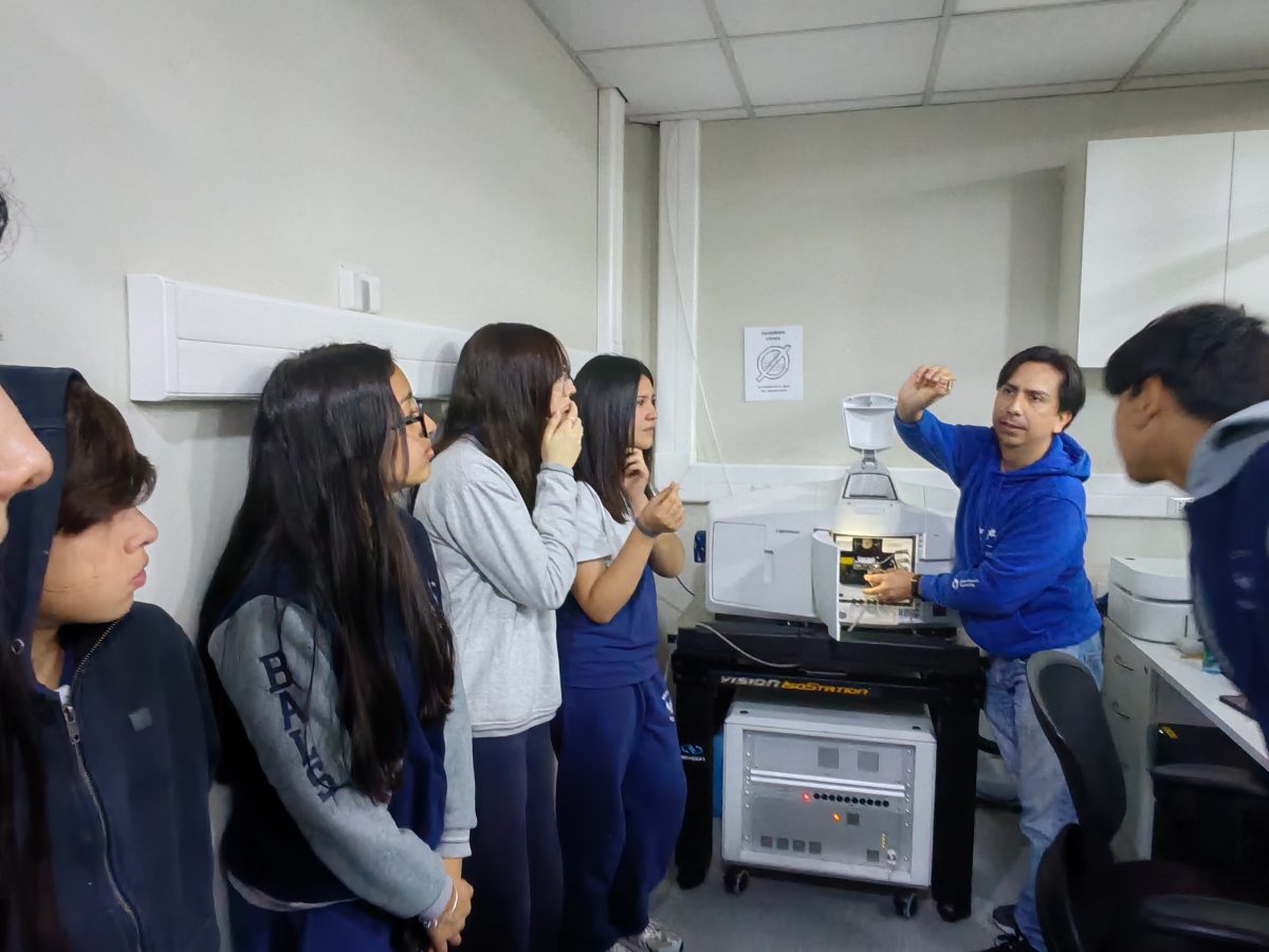 Visita al Centro de Biología Integrativa de la Universidad Mayor