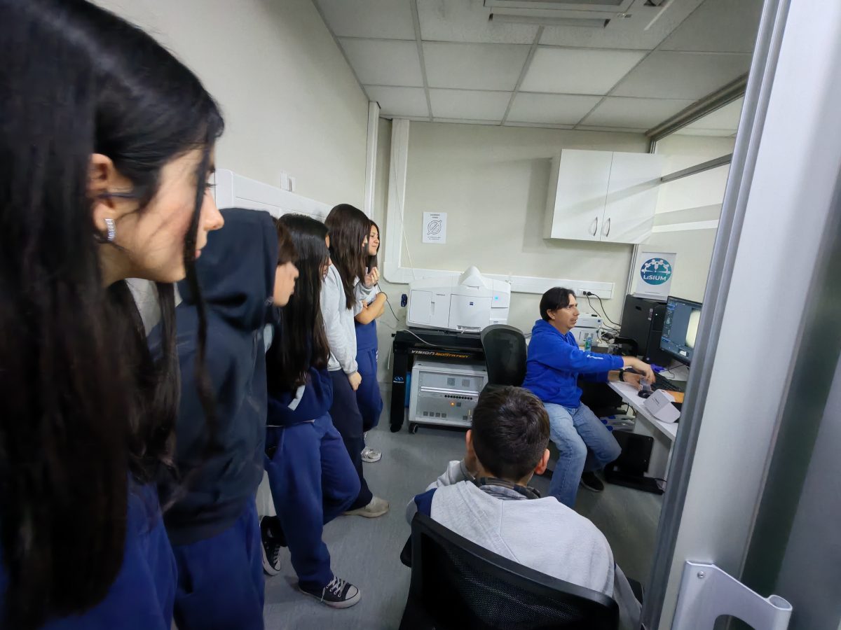 Visita al Centro de Biología Integrativa de la Universidad Mayor