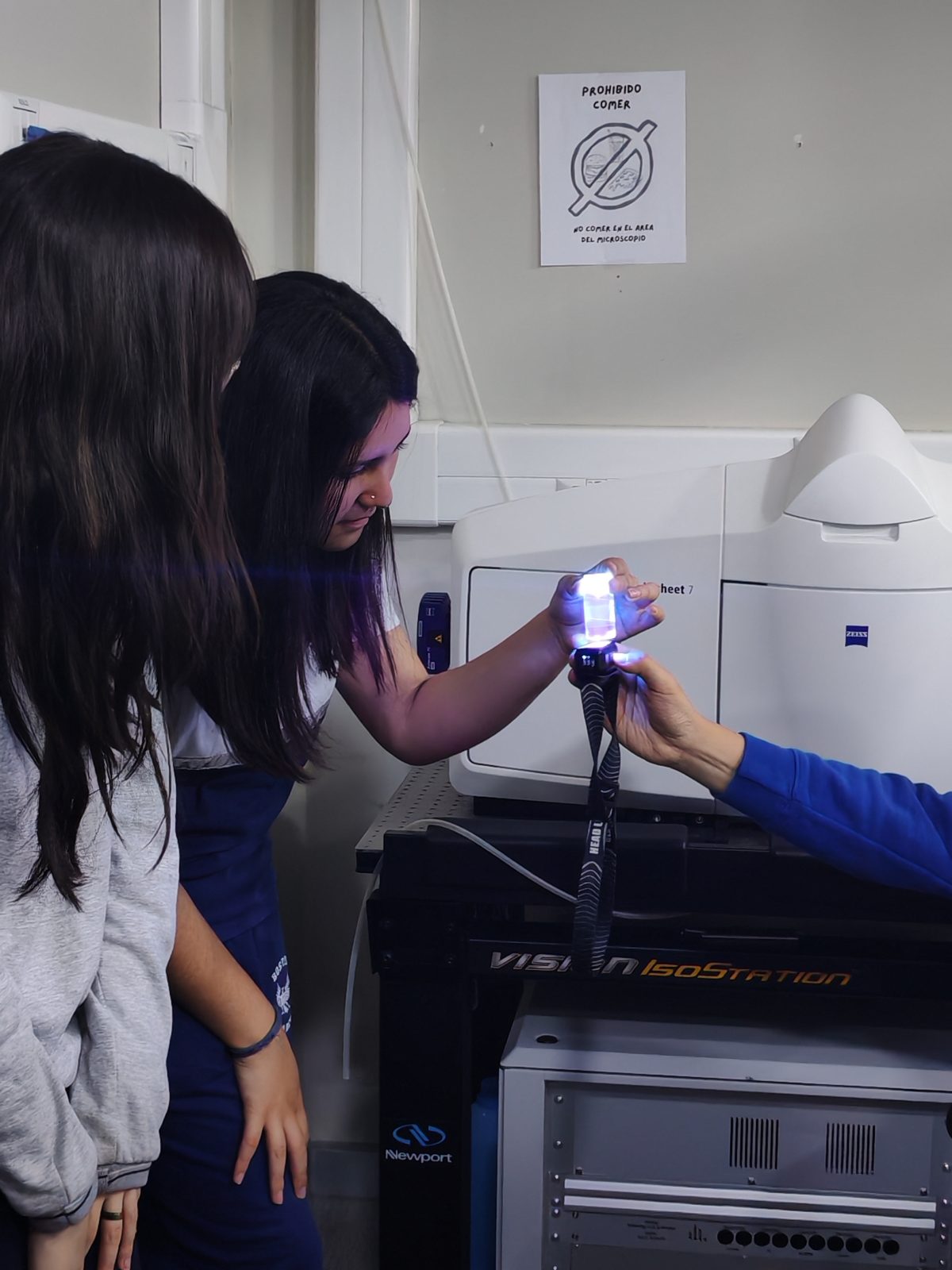 Visita al Centro de Biología Integrativa de la Universidad Mayor