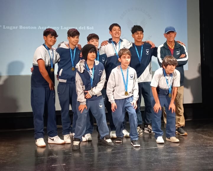 Boston Academy destaca en premiación comunal de los Juegos Deportivos Escolares 2025