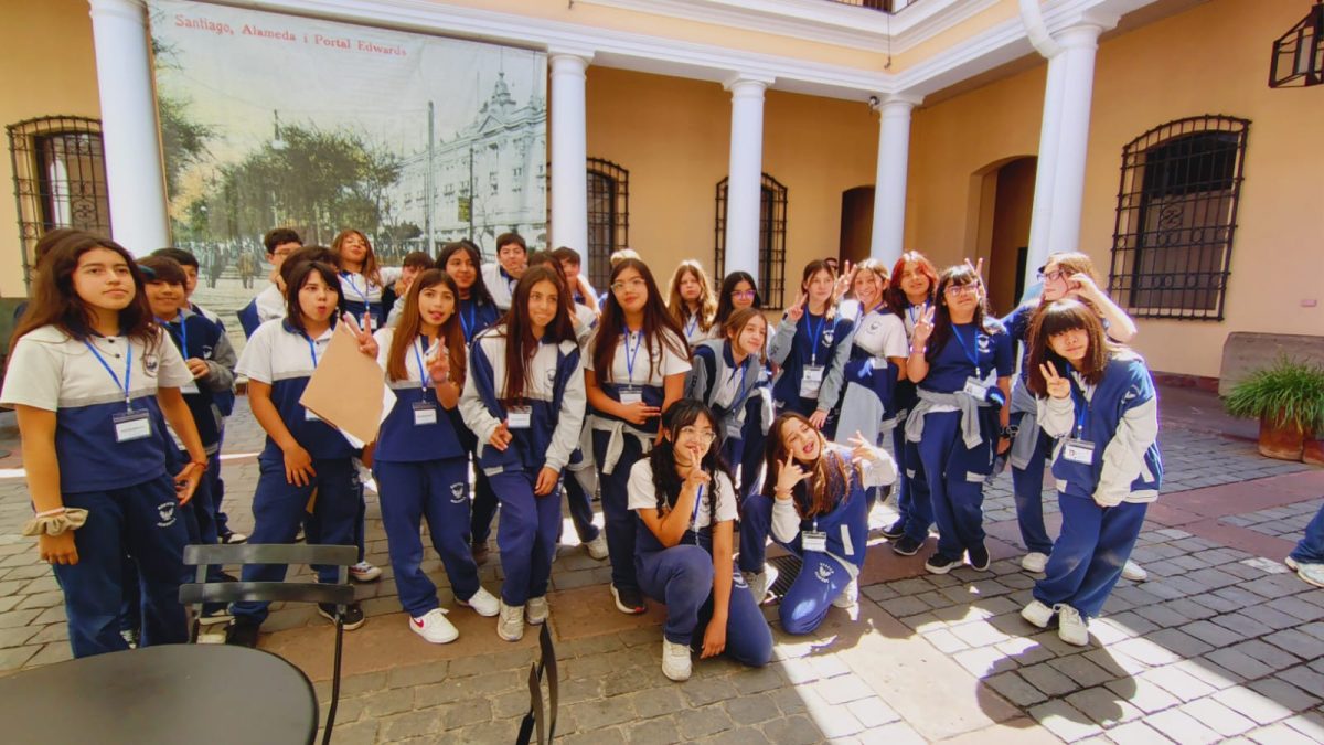 Un Viaje al Pasado, Salida pedagógica al Casco Histórico de Santiago