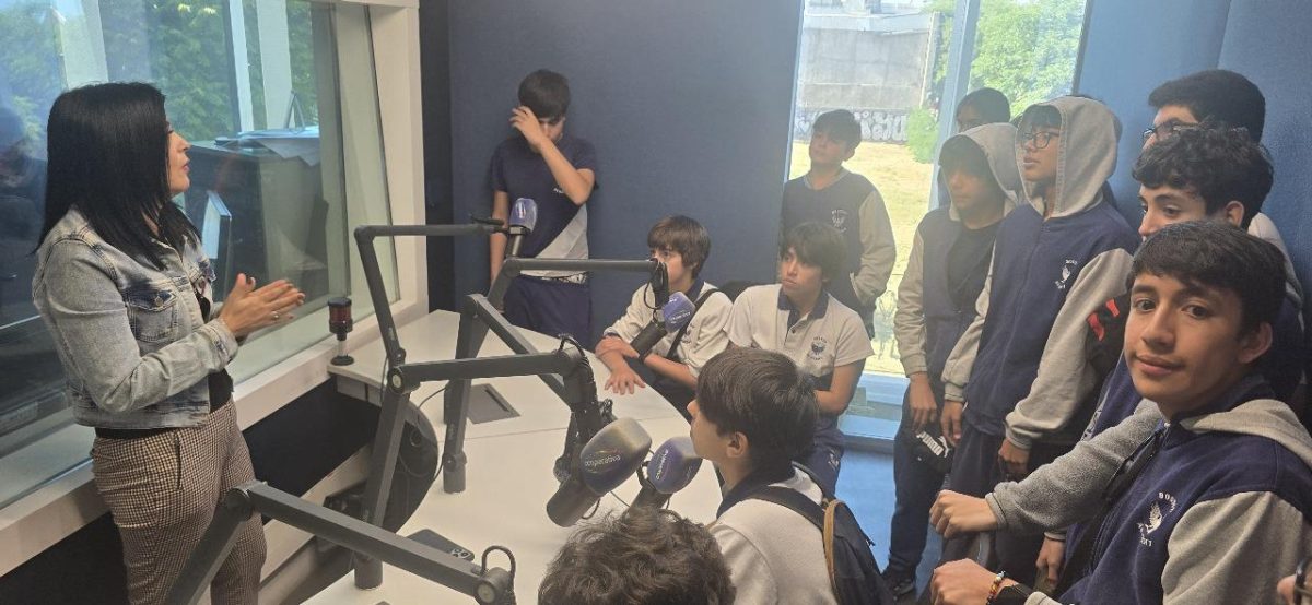 Salida pedagógica a Radio Cooperativa Los Estudiantes de 8ºbásico A y B