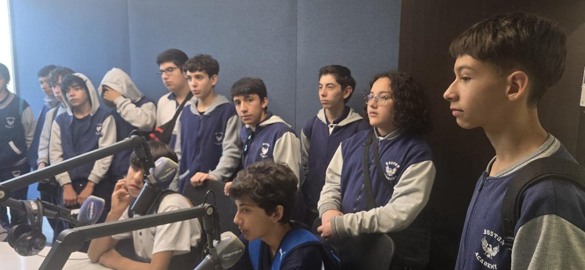 Salida pedagógica a Radio Cooperativa Los Estudiantes de 8ºbásico A y B