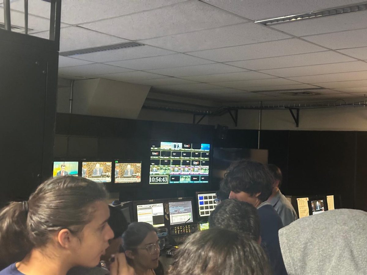 salida pedagógica a las instalaciones de CNN Chile- Estudiantes de 1° Medio