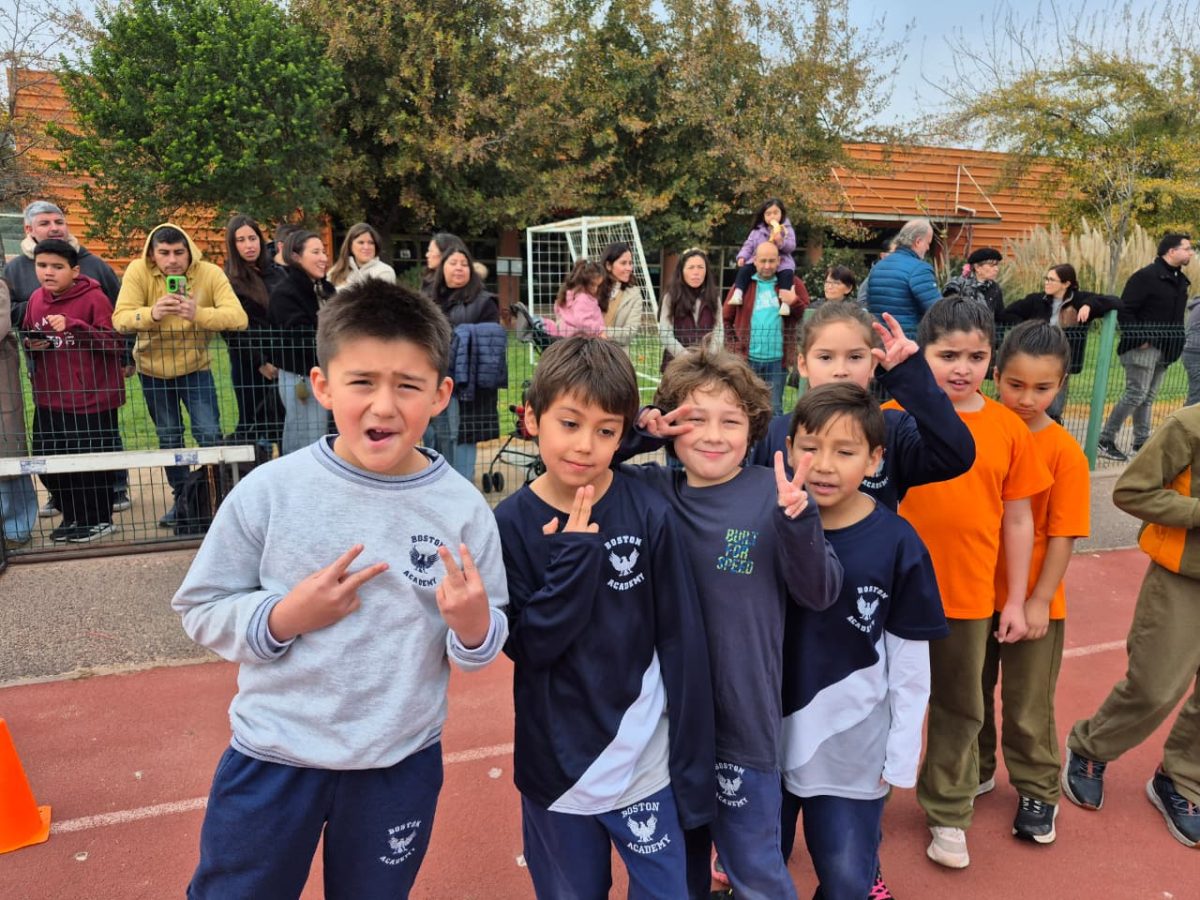 Festival de atletismo acercó a los más pequeños al mundo de las carreras, saltos y lanzamientos