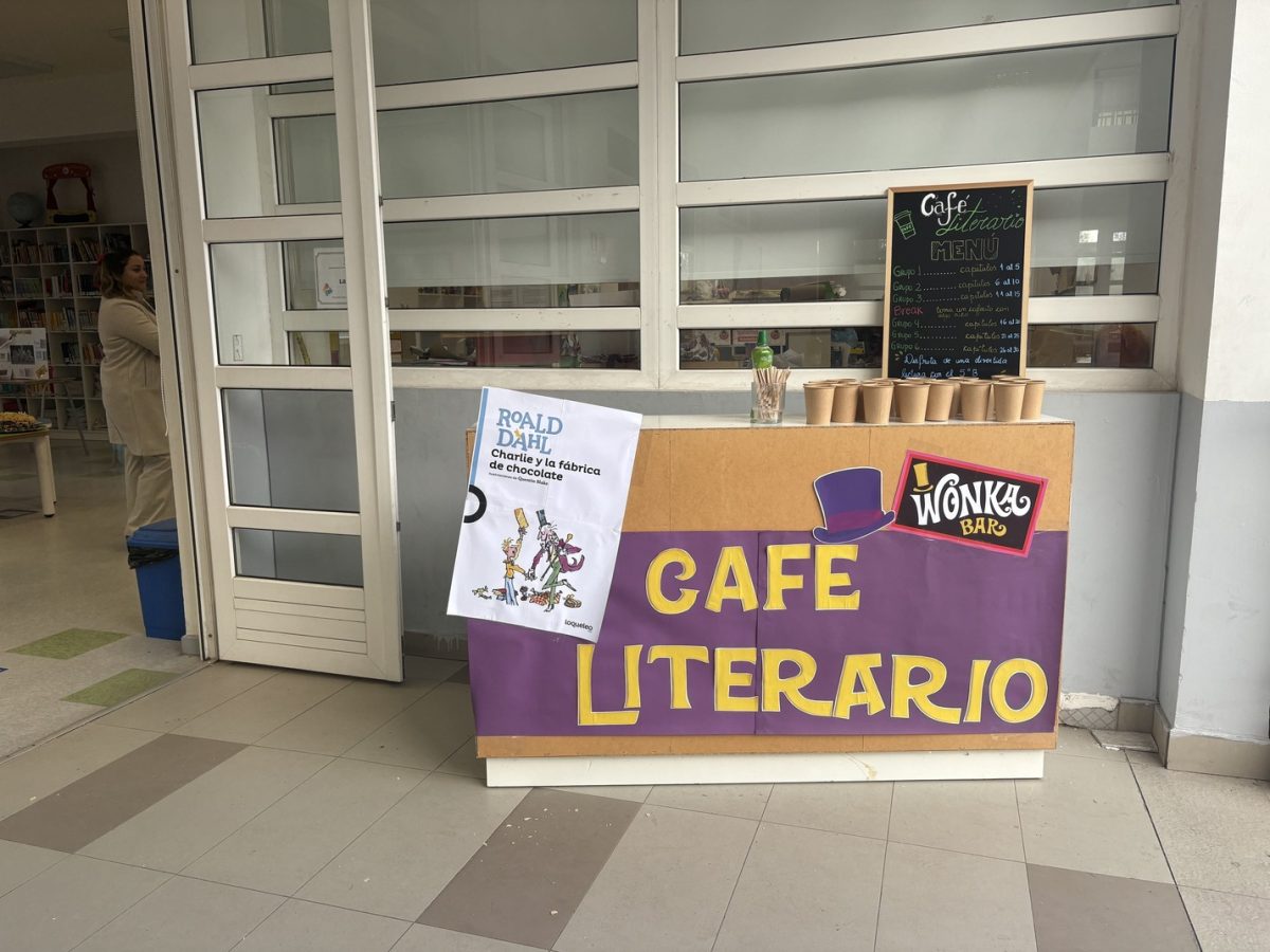 Una dulce jornada de lectura: Quintos básicos encantan a sus familias en el Café Literario de “Charlie y la fábrica de chocolate”