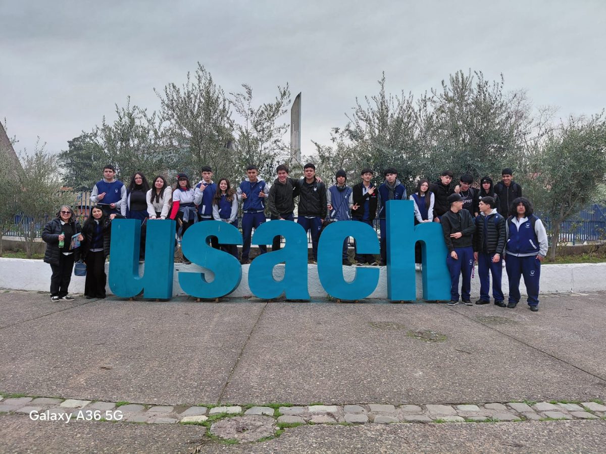 Estudiantes de III Medio visitan la Universidad de Santiago de Chile