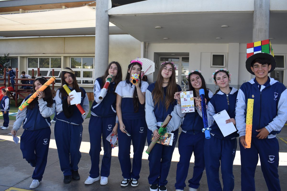 ¡Un Viaje Entre Páginas! El Colegio Celebra una Inolvidable Semana del Libro